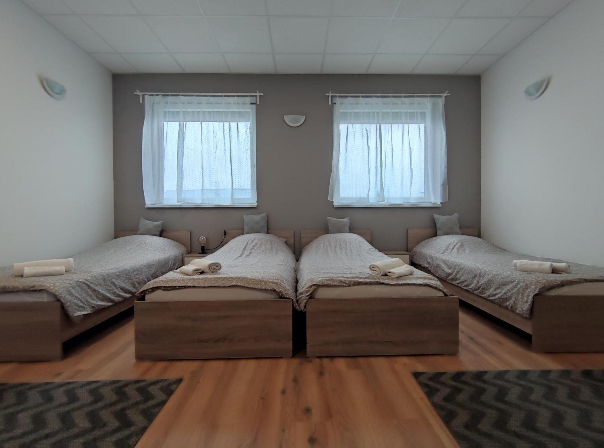 Szilas Park Motel Nagytarcsa Екстериор снимка