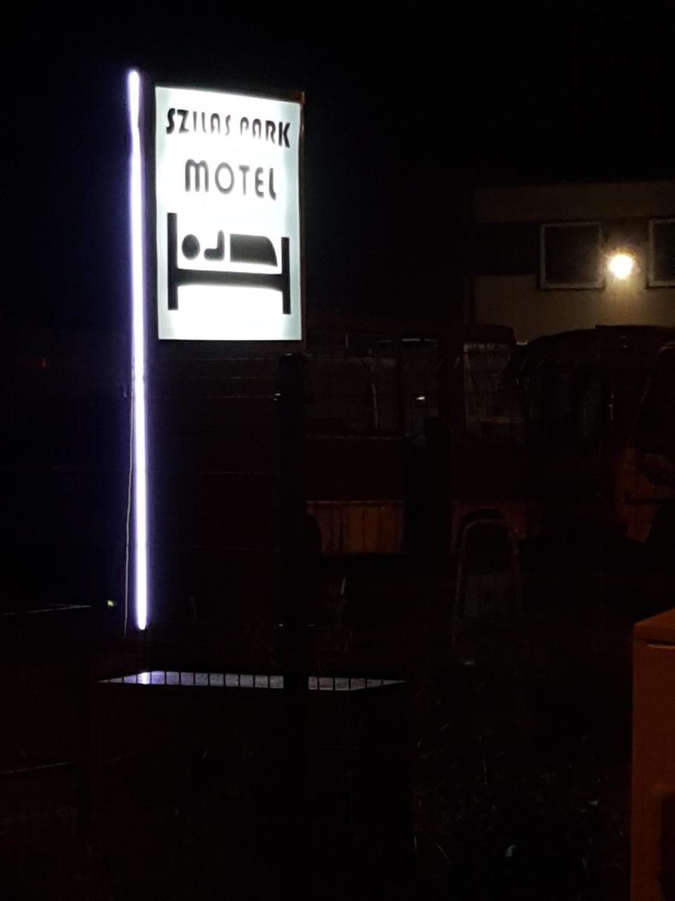 Szilas Park Motel Nagytarcsa Екстериор снимка